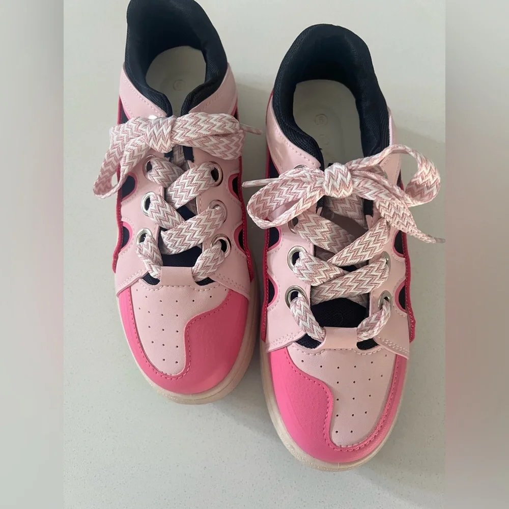 Street style Lace up Skateboard‎ Sneakers Pink Black Women’s Size 9 New With Tag